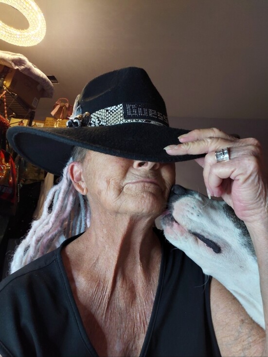 Accessories - SEAGULL Feathered Concho Unique Felt Hat With ICONIC GUESS RINESTONED LOGO